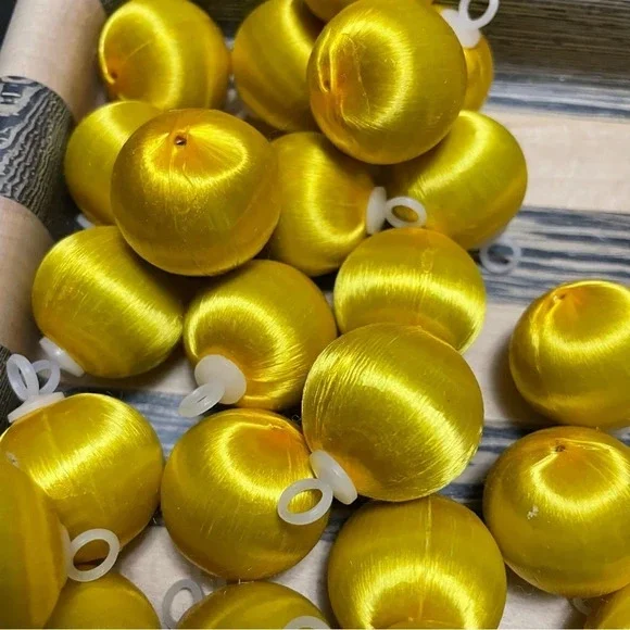 Satin Red and  Yellow Vintage Christmas Bulb Bauble Ornaments - Picture 8 of 8